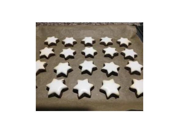 Zimtsterne mit Schokolade