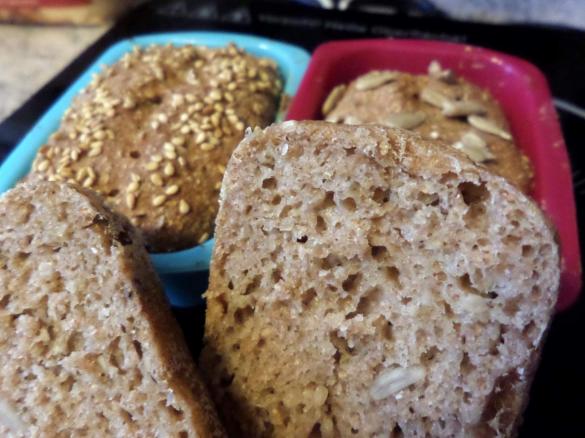 Vollkorn-Brot-Brötchen