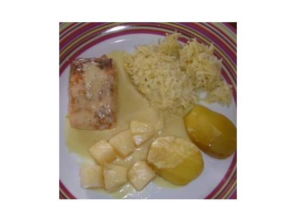 Variation von Lachs in Apfel-Ananas-Curry-Soße (all in one) milchfrei