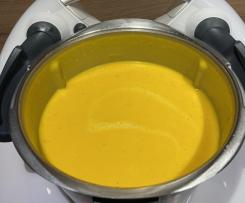 Kürbissuppe mit Möhren und Kartoffeln
