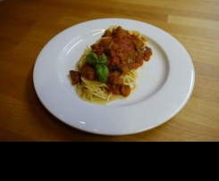 Auberginensosse zu Spaghetti, vegan