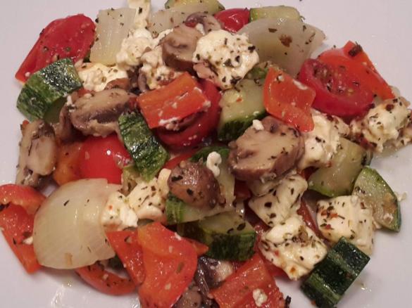 Mediteranes Gemüse mit Schafskäse