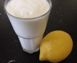Zitronen-Buttermilch