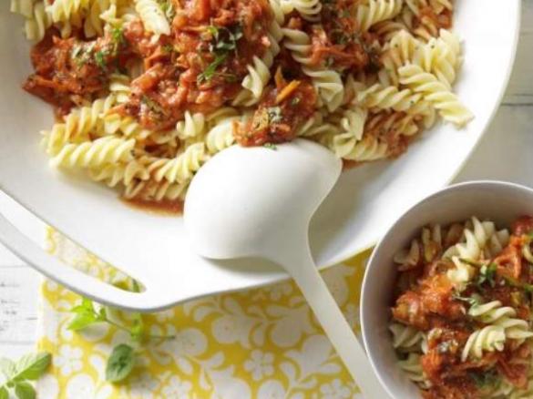 Walnuss-Gemüse-Sauce (vegan)