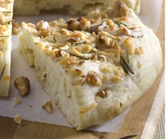 Rosmarin-Focaccia mit Walnüssen