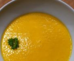 Möhren-Orangen-Cremesuppe