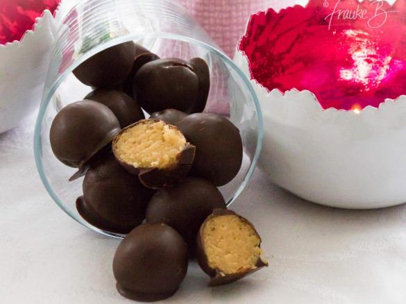 Mandel-Amaretto-Pralinés