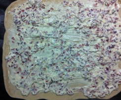 Knuspriger Flammenkuchen