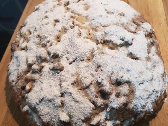 Quarkstollen mit Cranberries und Cashewnüssen