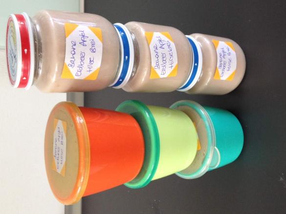 Banane Erdbeer Apfel Hirse Brei