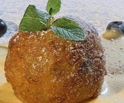 Gebackene Apfel-Knödel mit Cranberry-Gewürz-Ragout 