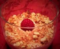 Himbeercreme mit Cantuccini