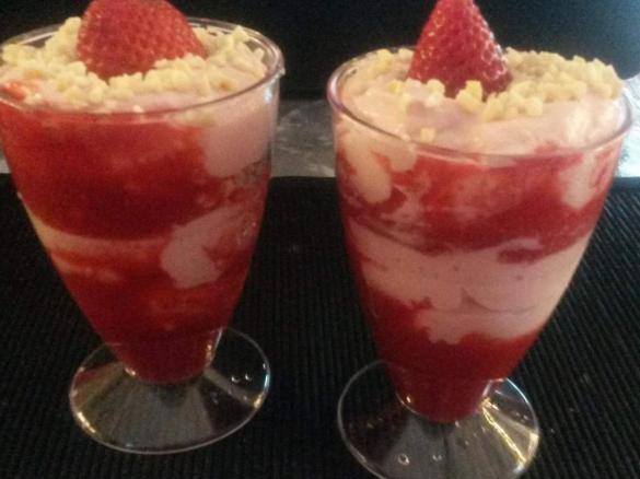 Erdbeer-Mascarpone Creme Dessert a la kleiner Augenblick 