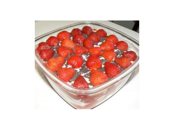 Variation von Erdbeer-Tiramisu