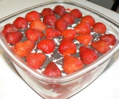 Variation von Erdbeer-Tiramisu