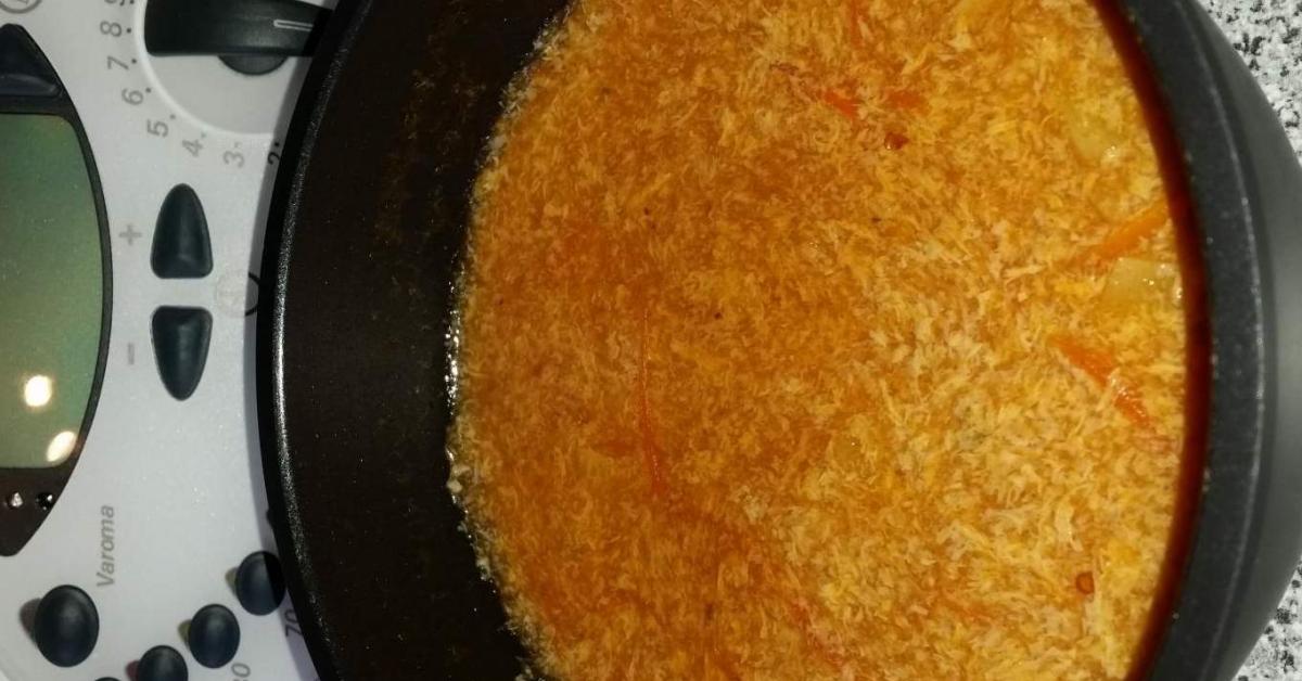 Variation von Peking Suppe, wie im Chinarestaurant von Songkran. Ein ... Variation von Peking Suppe, wie im Chinarestaurant von Songkran. Ein ...