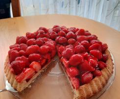 Knuspriger Mürbeteigboden für Erdbeerkuchen