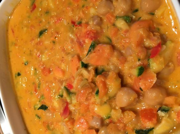 Kichererbsencurry mit Hähnchenfleisch (Variation von Kichererbsencurry vegan)