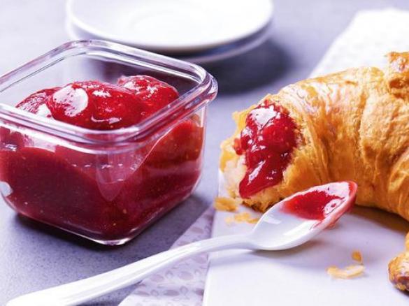 Roland`s Beste Erdbeer-Stachelbeer Chilli Marmelade mit Tonkabohne