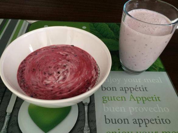 Himbeer-Heidelbeer-Joghurt-Shake