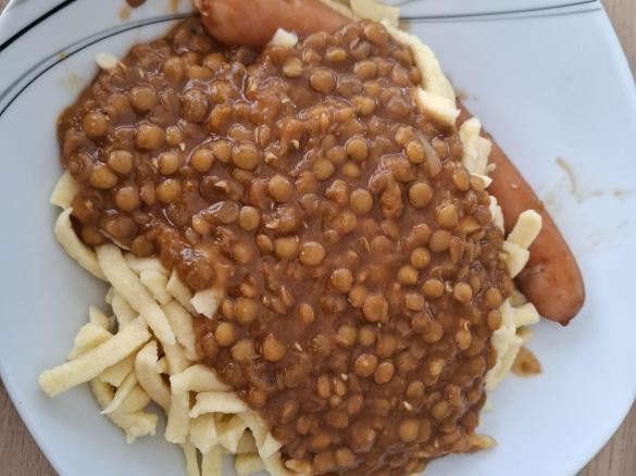 Linsen mit Spätzle und Saitenwurst
