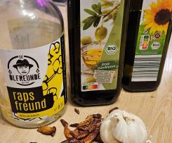 Helmis scharfes Chili-Knoblauch-Öl