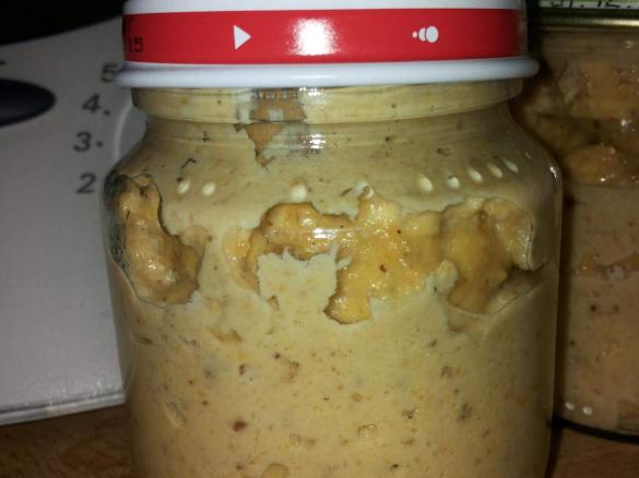 Sellerie-Möhren-Walnuss-Aufstrich