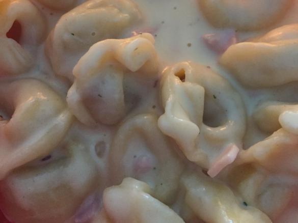 Schinken-Sahne-Sauce für Tortellini etc.