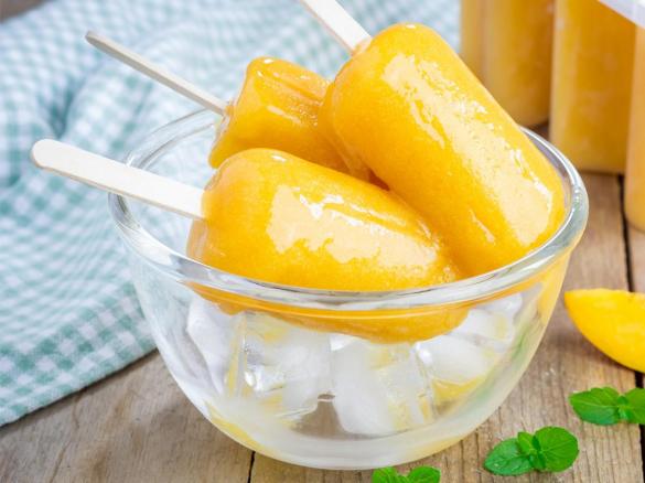 Leckeres Mango-Eis mit Mango-Tee