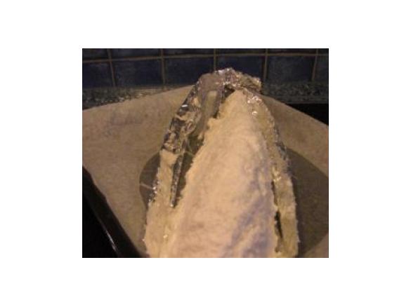 Loupe/Wolfsbarsch in Salzkruste mit Pistou und Brokkoli