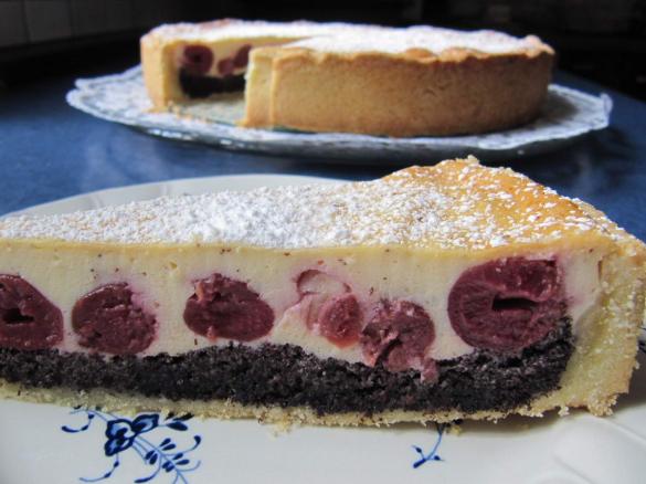 Mohnkäsekuchen mit Obst