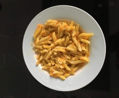 Penne in Möhren-Käse-Sauce