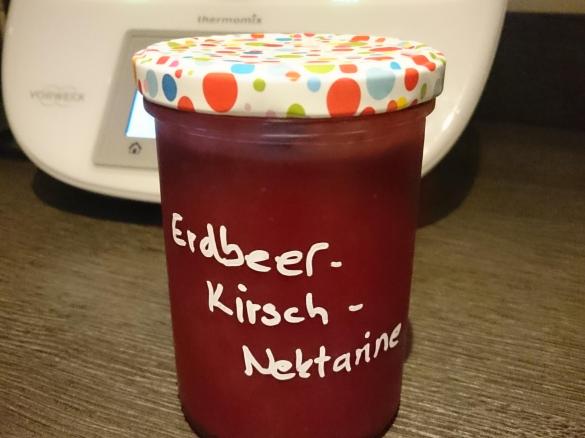 Erdbeer-Kirsch-Nektarinen Marmelade