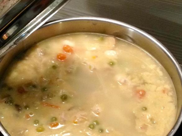 Variation Hühnerfrikassee mit Gemüse (Möhren, Erbsen, Champignon, Spargel)