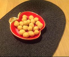 Eierlikörkugeln aus Kuchenbröseln