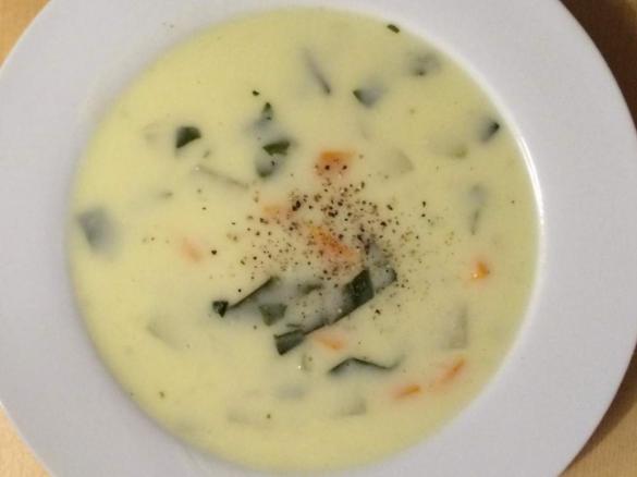 Kohlrabisuppe mit Pecorino