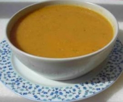 Variation von Rote linsen suppe (Kirmizi mercimek corbasi)
