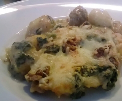 Gnocchi mit Fleischbällchen und Spinat-Gorgonzola-Sauce