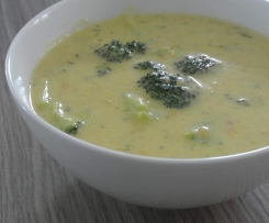 Cheesy Brokkoli Soup