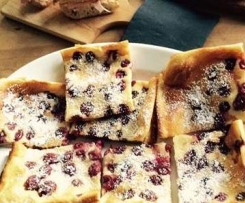 Variation von Finnischer Ofenpfannkuchen - mit Sauerkirschen