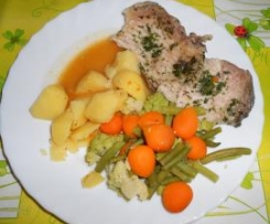 Karpfen mit Kartoffeln, Gemüse und Fischgemüsesoße