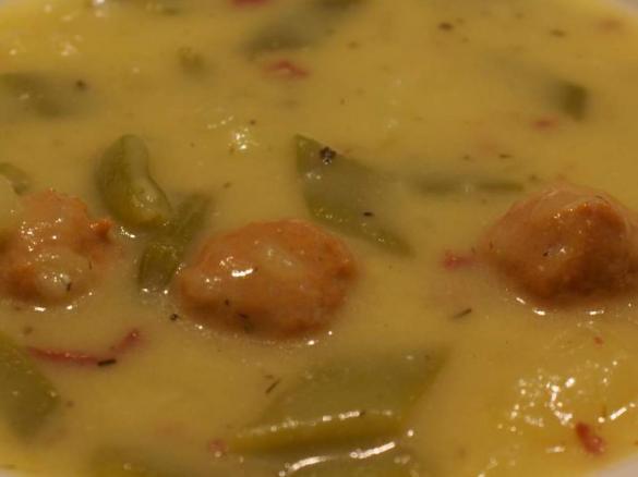 Thermine's Kartoffel-Bohnen-Eintopf mit Bratwurstklösschen