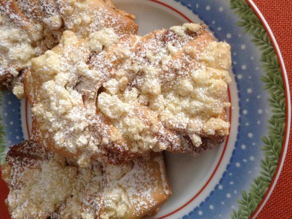 Nuss-Schleifen mit Streuseln