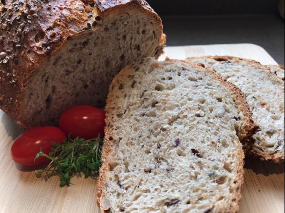 Dinkel-Saaten-Brot (über Nacht)