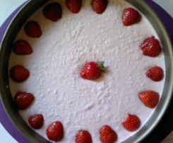 Erdbeer-Kokos-Frischkäse-Torte