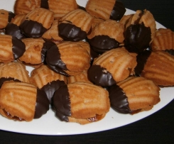 Bärentatzen mit Marzipan und Marmelade gefüllt