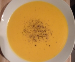 Süßkartoffel-Ingwer-Kokosmilch Suppe