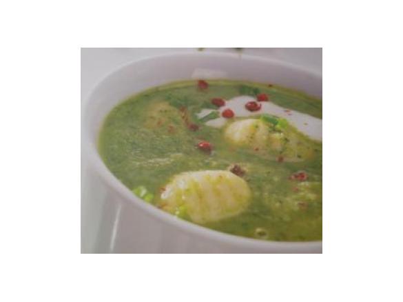 Zucchinicremesuppe mit Gnocchi
