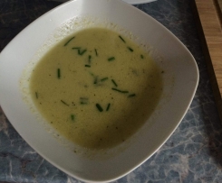 Variation von Zucchini-Kohlrabi-Suppe