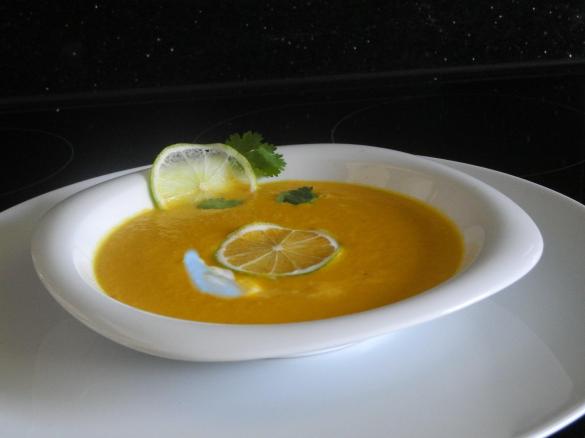 Kalte Möhrensuppe mit Limetten